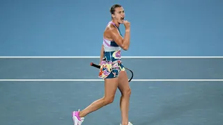 Aryna Sabalenka conquistó el título del Abierto de Australia tras remontar a Elena Rybakina