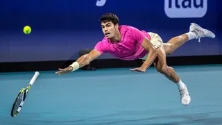 Alcaraz sufrió la remontada de Sinner en las semis de Miami y perdió el número 1 del mundo