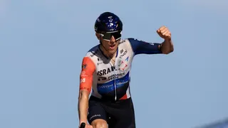 Michael Woods conquistó el Puy de Dome y ganó la novena etapa del Tour de Francia