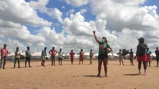 Hincha de Cobresal representa a Chile en programa de ayuda social en Mozambique