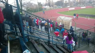 Dos heridos a bala dejó incidente tras encuentro entre Curicó Unido e Iberia en Los Angeles