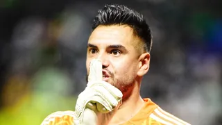 Arquero de Boca fue requerido por la policía tras encarar a un hincha que lo insultó por la derrota con River