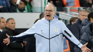 “No soy modelo”: Bielsa estalló por pregunta extradeportiva en el Mundial 2026