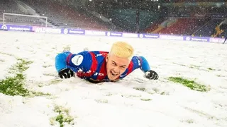 La nieve no fue impedimento: El golazo de Víctor Méndez en triunfo de CSKA