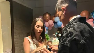 Enzo Roco conoció el género de su bebé y pidió matrimonio en la víspera del 2022