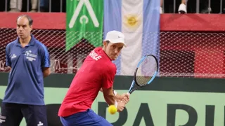 Nicolás Jarry y Guido Pella enfrentan a Cuevas y Granollers en el “Conde de Godó”