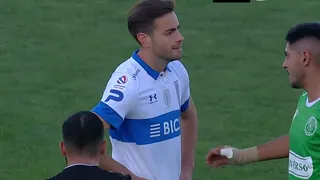 Lucas Melano duró dos minutos en la cancha y se fue expulsado en la UC ante Audax