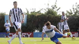 Un encendido Gonzalo Tapia comandó la victoria de la UC sobre Talleres en amistoso
