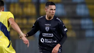 La apuesta silenciosa de Colo Colo: el reemplazo de Isla que costaría cero pesos