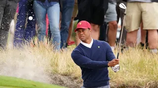 Tiger Woods lució sus mejores golpes ante Joaquín Niemann