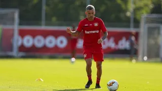 Charles Aránguiz se sumó a los trabajos de Bayer Leverkusen de cara a la Europa League