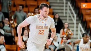 Felipe Haase tuvo otra actuación descollante en el baloncesto de la NCAA