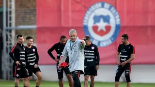 Reinaldo Rueda contó con el plantel completo de la Roja en la práctica de este lunes
