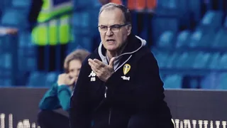 Leeds de Bielsa apabulló a Stoke City y se acercó más a la Premier League