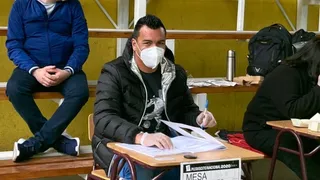 Así es la labor de Esteban Paredes como vocal de mesa