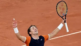Casper Ruud aplastó a Alexander Zverev y logró un boleto a su segunda final de Roland Garros