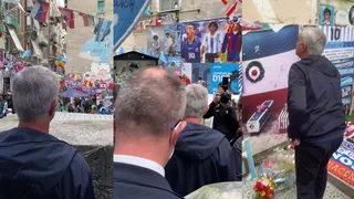 José Mourinho rindió tributo a Diego Maradona en su memorial en Napolés