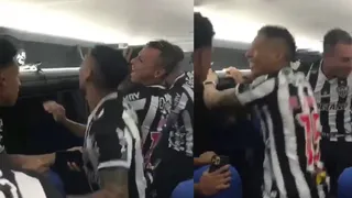 Eduardo Vargas protagonizó festejos de Atlético Mineiro tras ganar el Brasileirao