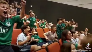 Niños mexicanos estallaron de alegría con penal atajado por “Memo” Ochoa a Lewandowski