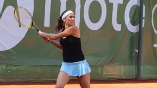 La tenista Andrea Koch sorprendió con elegante desnudo