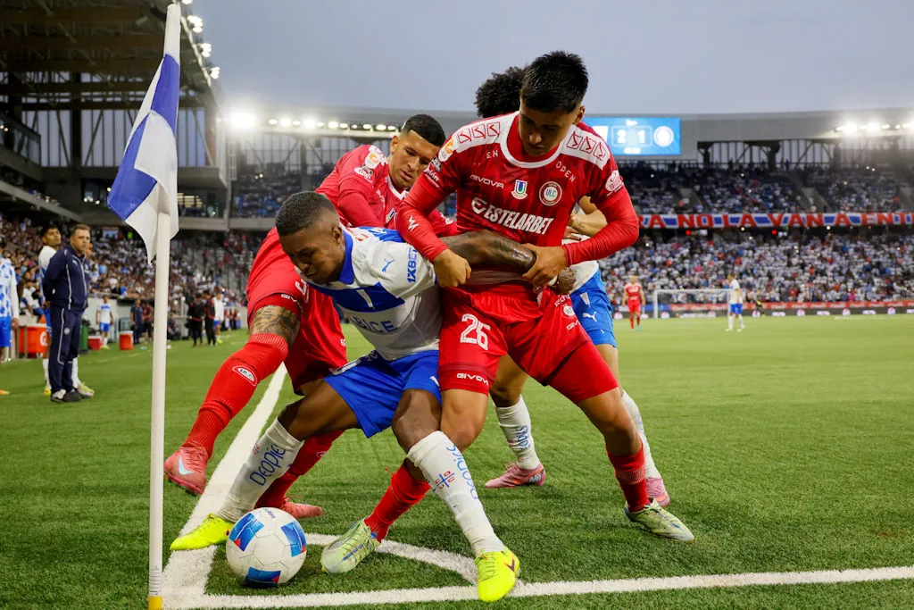 Jhojan Valencia hizo declaraciones con tono a despedida de la UC/ © Andrés Pina-Photosport