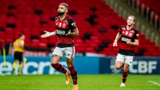 Flamengo derrotó a Vasco da Gama con Mauricio Isla como titular y se acercó al liderato en Brasil