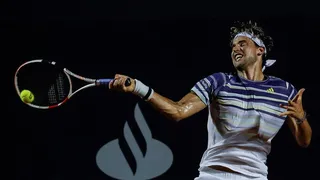 Dominic Thiem tuvo un esforzado avance a la segunda ronda del ATP de Río de Janeiro