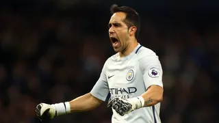 Medio inglés destacó el aporte de Claudio Bravo: Los hinchas confían en él