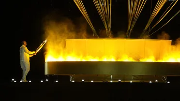 “La Ciudad de la Luz” se iluminó aún más con el encendido de la llama olímpica en París 2024