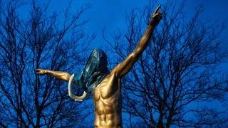 Estatua y casa de Ibrahimovic sufrieron actos vandálicos en Suecia