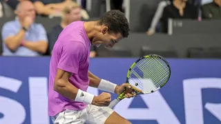 Felix Auger-Aliassime dio la sorpresa y eliminó a Carlos Alcaraz en semifinales del ATP de Basilea