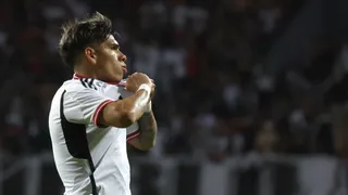 [VIDEO] Carlos Palacios marcó un golazo de tiro libre ante Everton