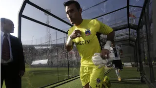 Justo Villar salió lesionado en derrota de Paraguay ante México