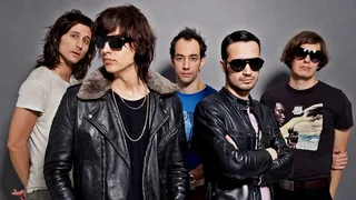 La molestia del líder de The Strokes por victoria de Inglaterra: El que se tira mejor en el área, gana