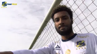 La emotiva oficialización de Lawrence Vigouroux como refuerzo de Everton