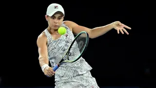 Ashleigh Barty venció a Danielle Collins y acabó con la maldición local en Australia