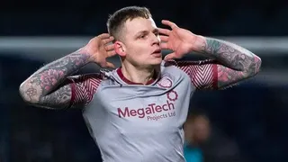 Portero suplente fue incluido como jugador de campo y anotó un golazo en Escocia