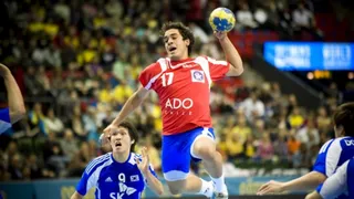 El chileno Salinas se reincorporó a Bidasoa-Irun con tres semanas de retraso