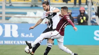 Francisco Sierralta tuvo participación con Parma en reñido empate ante Torino