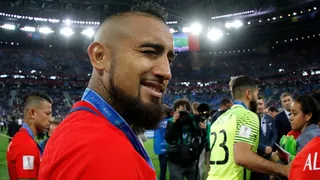 “Lo llevamos de paseo en la Selección”: La TREMENDA POLÉMICA entre Arturo Vidal y Johnny Herrera