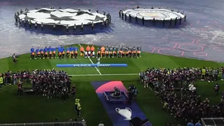 [VIDEO] ¿Y el de siempre? Así fue la comentada versión del himno en la final de la Champions