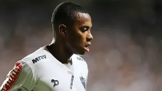 Abogado de Robinho afirmó que el exfutbolista cumplirá su condena en Brasil
