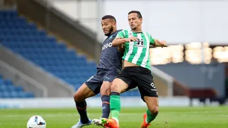 Real Betis de Pellegrini salvó un empate de último minuto ante Olympique de Marsella