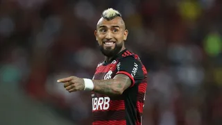 Prensa brasileña aseguró que Colo Colo irá por Arturo Vidal si avanza en la Copa Libertadores