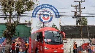 Así fue la salida de La Roja desde Pinto Durán para emprender el viaje a Colombia