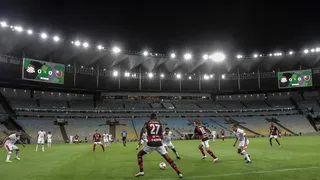 Pese al alto número de contagiados y muertes, el fútbol volvió en Brasil con triunfo de Flamengo en el Maracaná