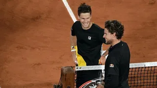 La épica victoria de Schwartzman sobre Thiem tras cinco horas de batalla en Roland Garros