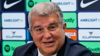 La conferencia de prensa en la que Xavi revirtió la decisión de irse de FC Barcelona