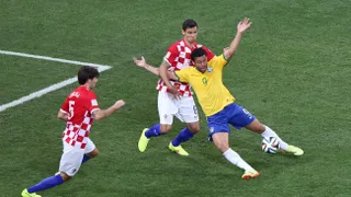 Prensa internacional calificó de “regalo” y “chiste” el penal cobrado a Brasil