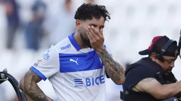 Alarma en la U Católica: lesión de Mena sacude el plan de Garnero para el clásico